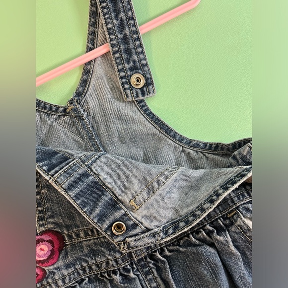 Oshkosh B’gosh Blue Jean with Flower Sticking Overalls, Baby Girl Size 18months - Picture 5 of 10
